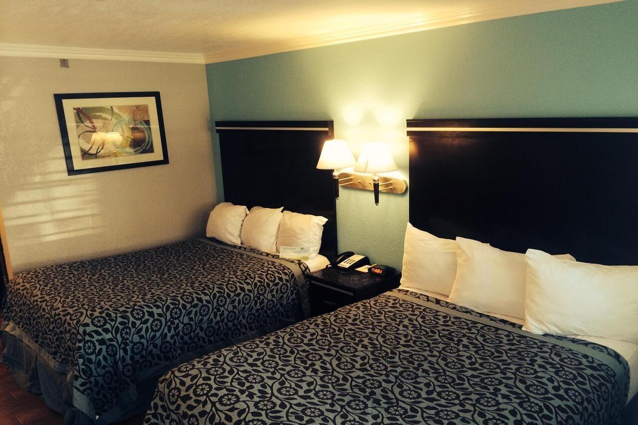 Hotel & Long Beach
