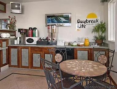 Cabana Inn&Suites 
