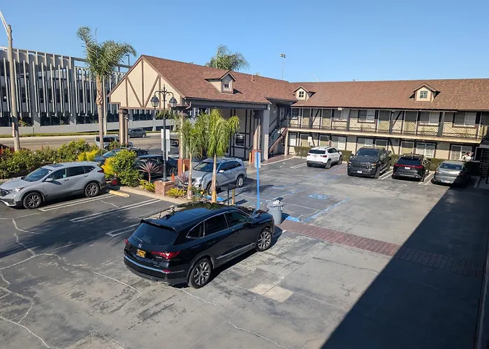 Cabana Inn&Suites